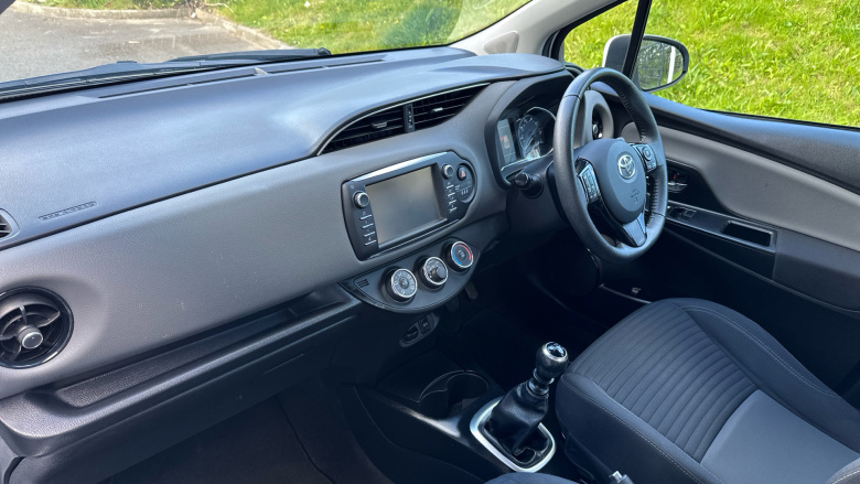 Toyota Yaris 1.5 VVT-i Icon 5dr Petrol Hatchback